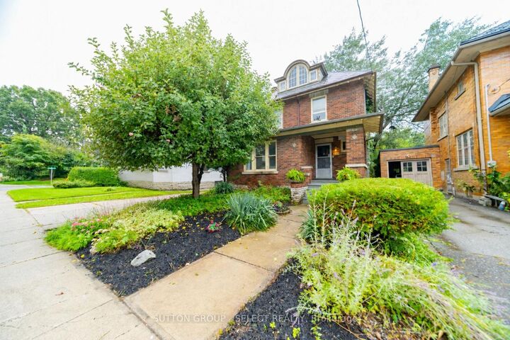 Property Photo:  239 Ridout Street S  ON N6C 3Y3 