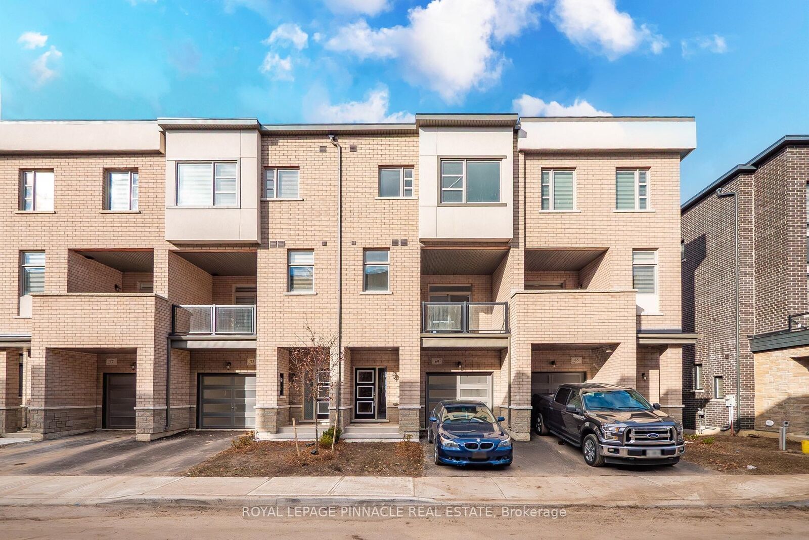 Property Photo:  69 Inverary Crescent  ON L4H 5G8 