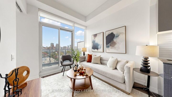 Property Photo: 251 Jarvis Street 1903 ON M5B 0C3
