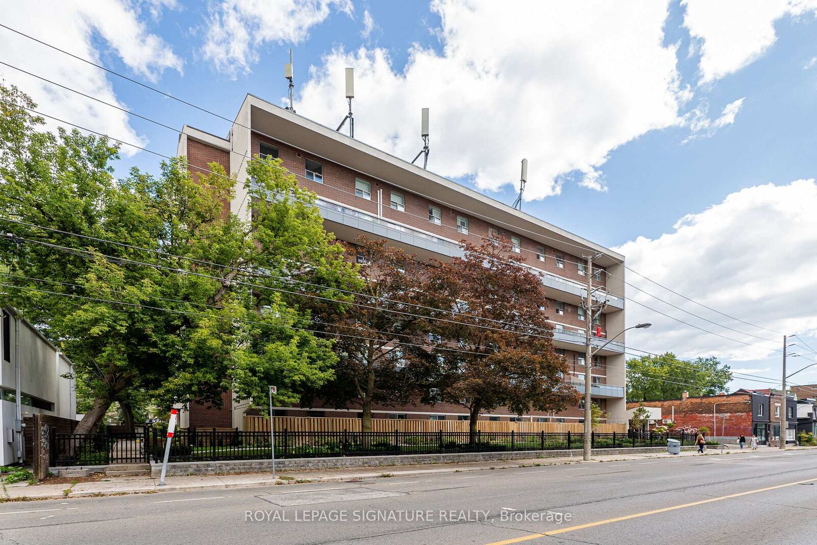 Property Photo: 1071 Woodbine Avenue 211 ON M4C 4C2