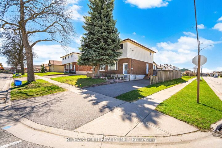 Property Photo:  784 Douglas Street  ON L1H 5C9 