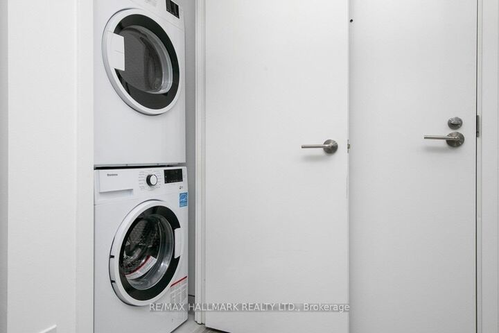 Property Photo: 19 Western Battery Road 820 ON M6K 0E3