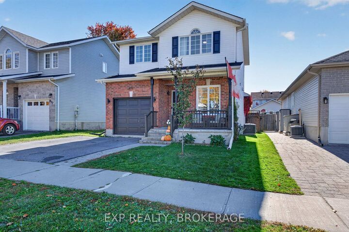 Property Photo:  975 Rainbow Crescent  ON K7K 7J2 