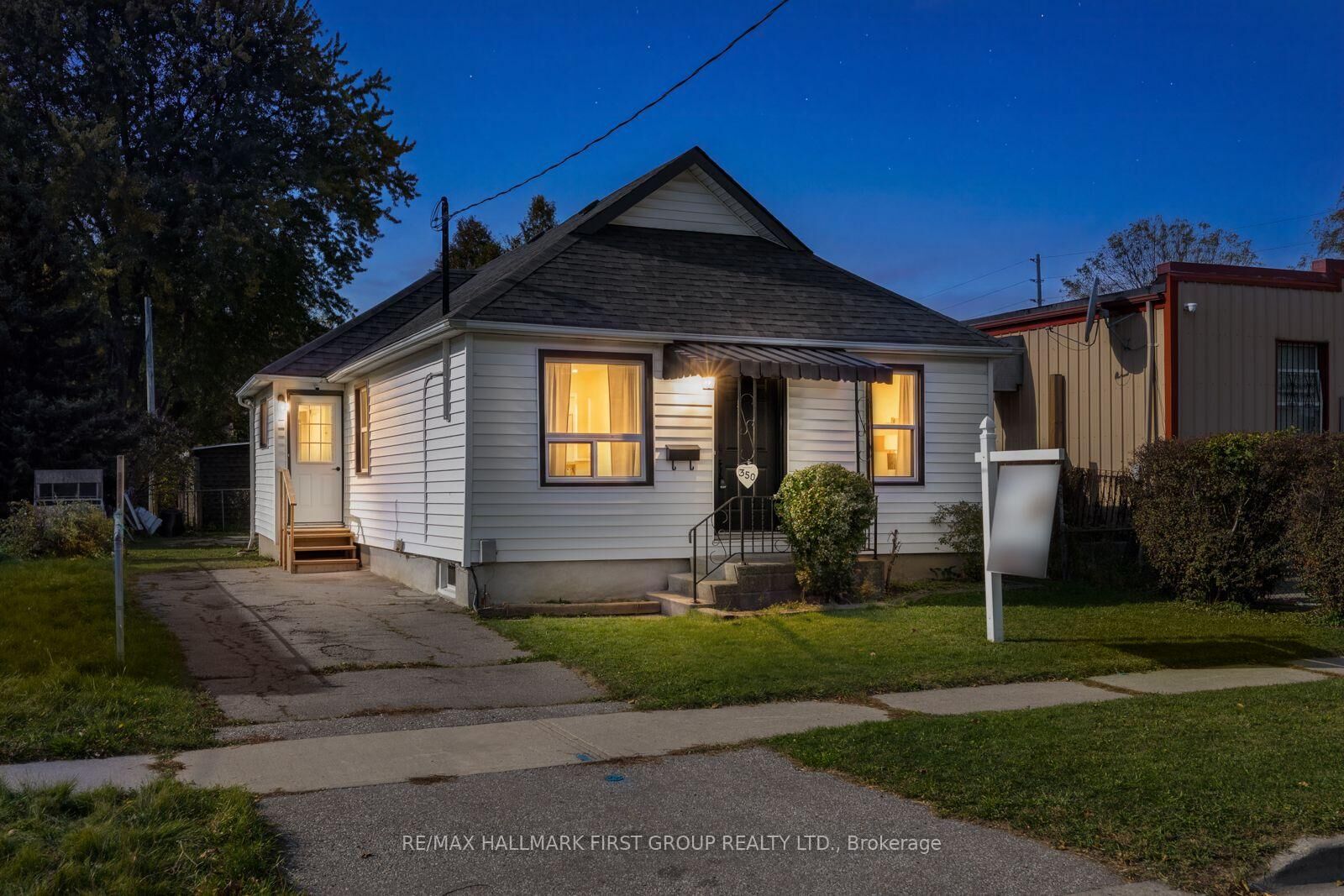 Property Photo: 350 Oshawa Boulevard S ON L1H 5S4
