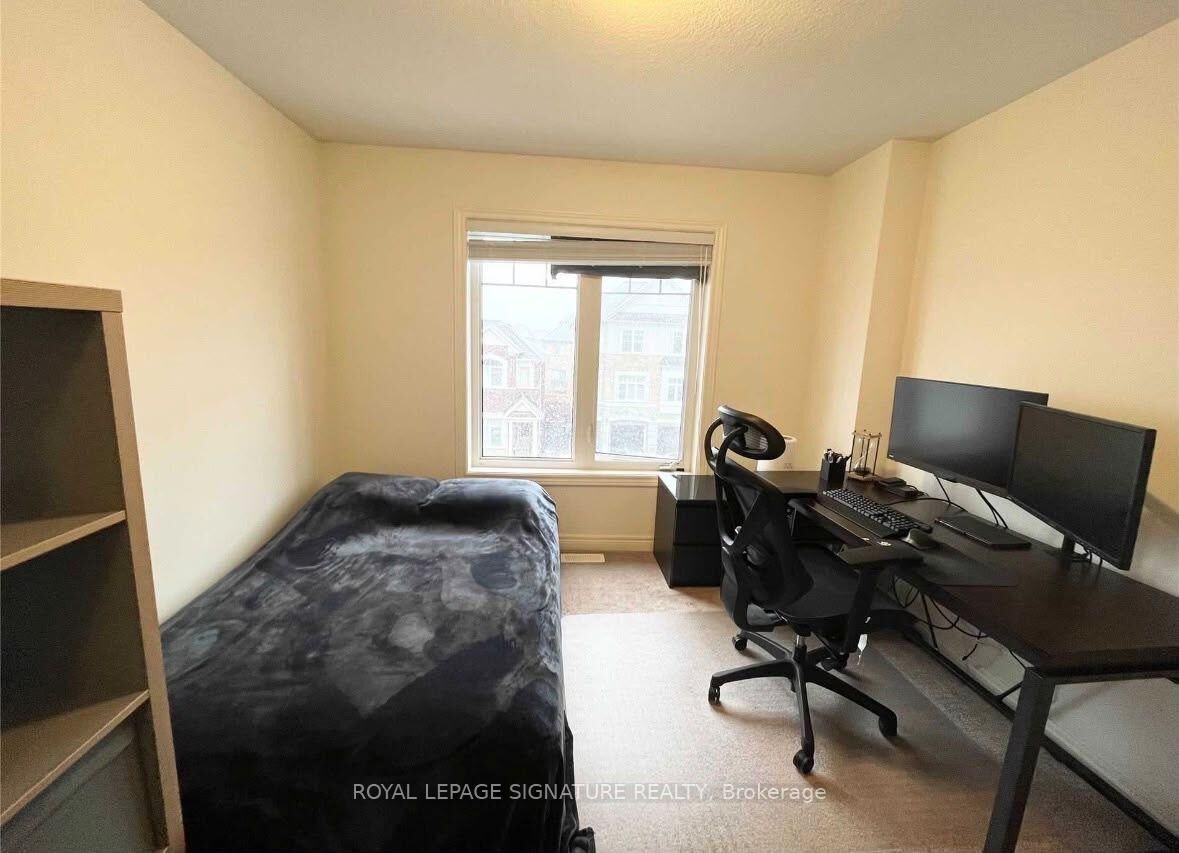 Property Photo:  3932 Tufgar Crescent  ON L7M 2A4 