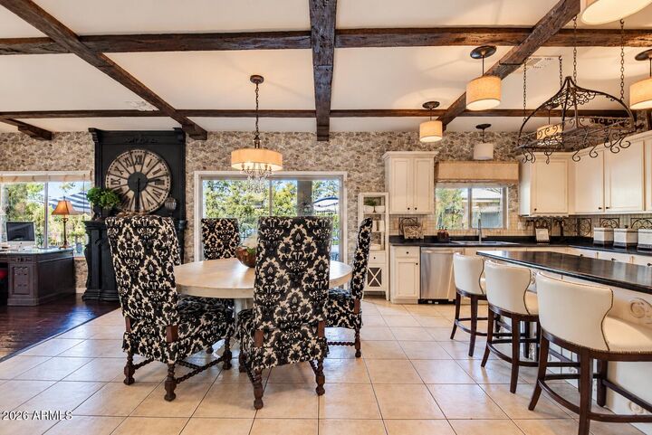 Property Photo: 804 E Chelsea Drive AZ 85140