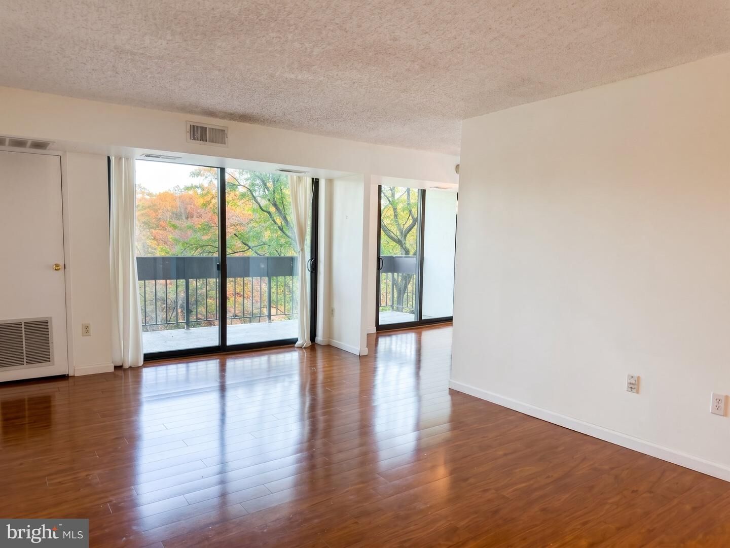 Property Photo: 5300 Holmes Run Parkway 307 VA 22304