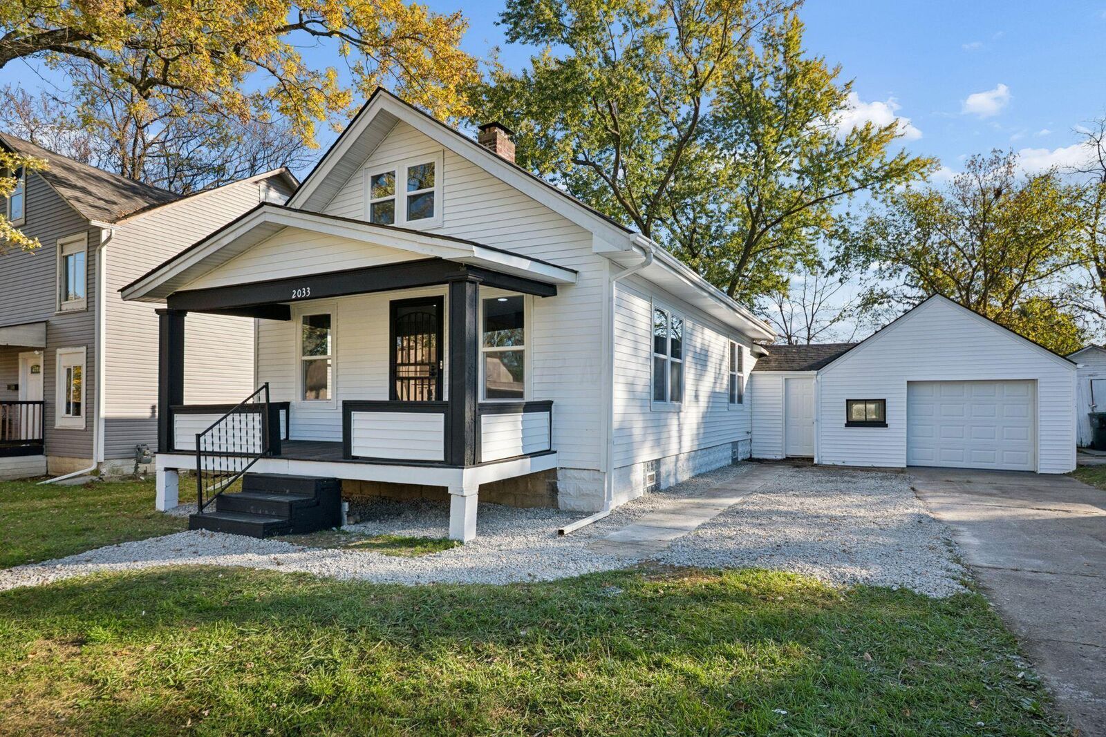 Property Photo:  2033 Denune Avenue  OH 43211 