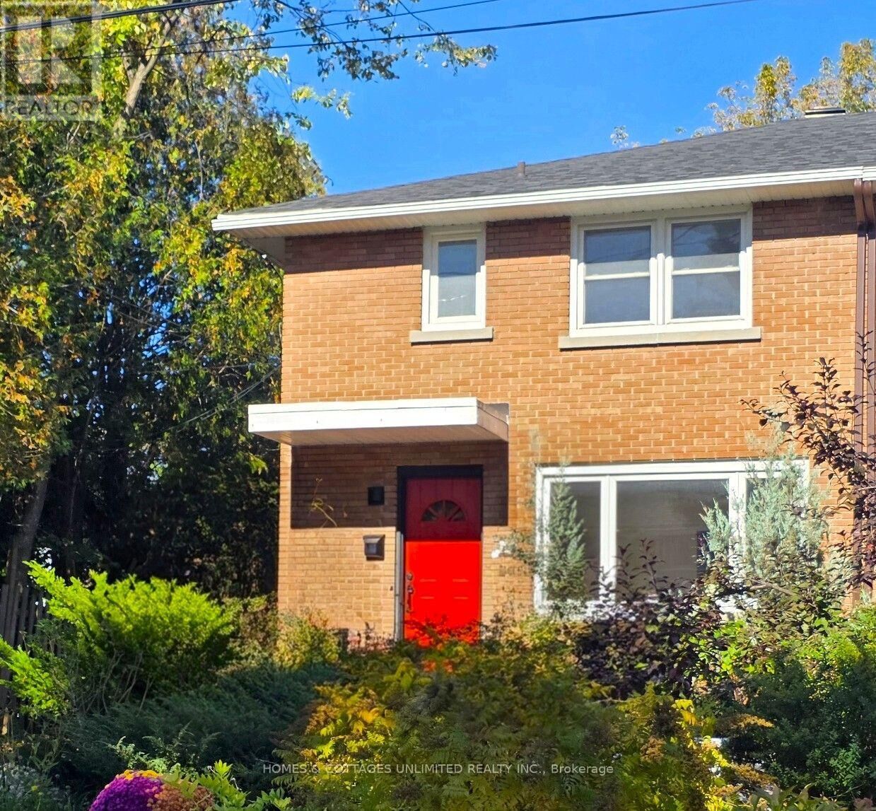 Property Photo:  1205 Emperor Avenue  ON K1Z 8C3 
