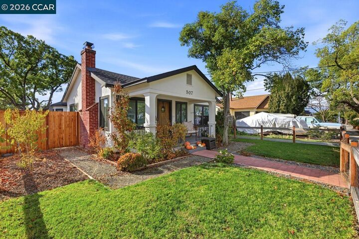 Property Photo:  507 N M St  CA 94551 