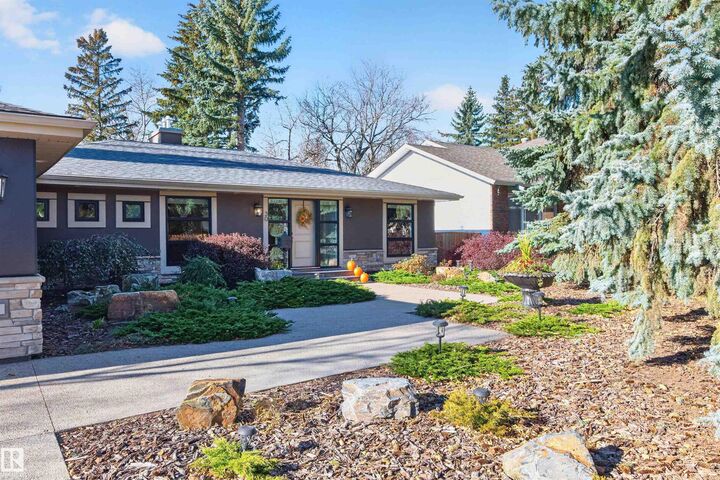 Property Photo: 30 Lodgepole Crescent AB T8N 2R7