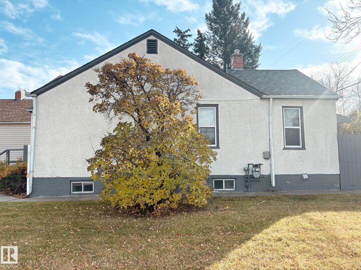 Property Photo:  11448 65 Street NW  AB T5W 4K8 