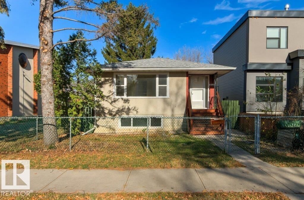 Property Photo:  9640 74 Avenue NW  AB T6E 1E6 