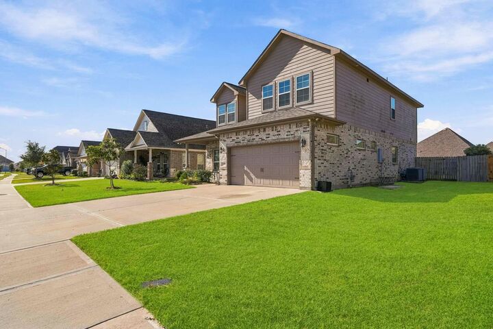 Property Photo: 126 Comal Drive TX 77523