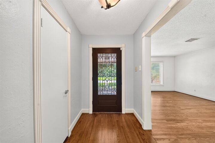 Property Photo:  5262 Briarbend Drive  TX 77096 