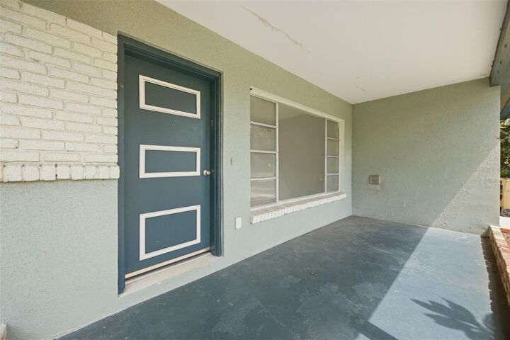 Property Photo:  314 Deer Park Avenue  FL 33617 