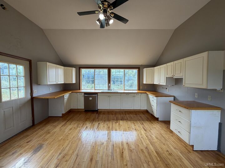 Property Photo:  5343 E M94 Highway  MI 49862 