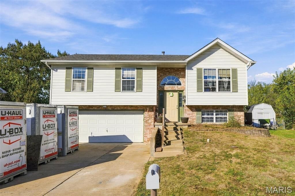Property Photo:  1005 Parc Central Drive  MO 63028 