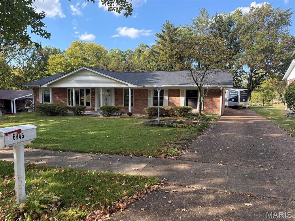 Property Photo:  6945 Lakeside Hills Drive  MO 63033 