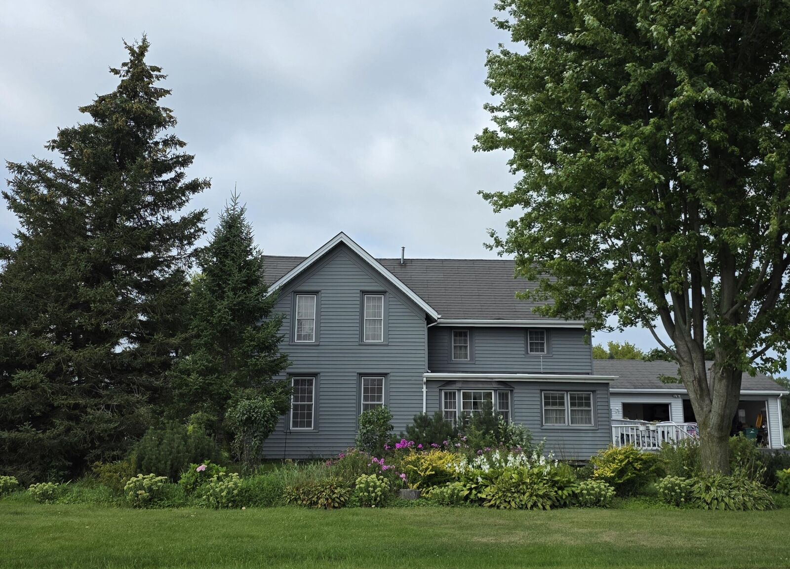 Property Photo: 6896 Arthur Rd WI 53027