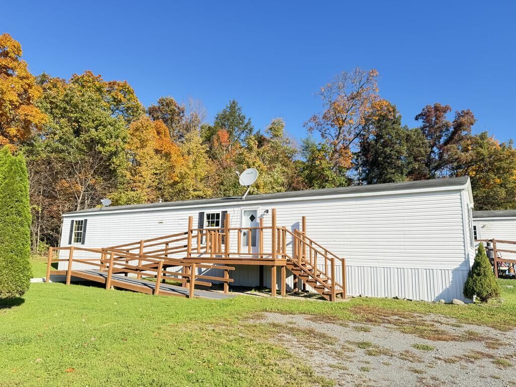 Property Photo: 342 Woodside Terrace PA 18848