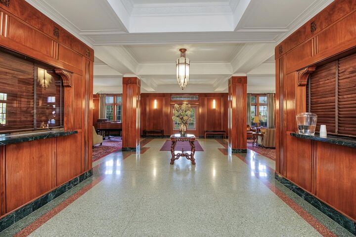 Property Photo:  2615 Park Avenue 307  MN 55407 