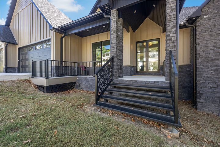Property Photo: 677 N Cliffside Drive AR 72701