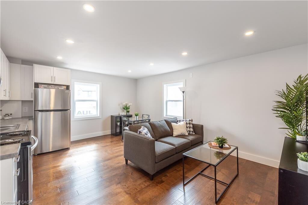 Property Photo:  35 Niagara Street 7  ON L2R 4K8 