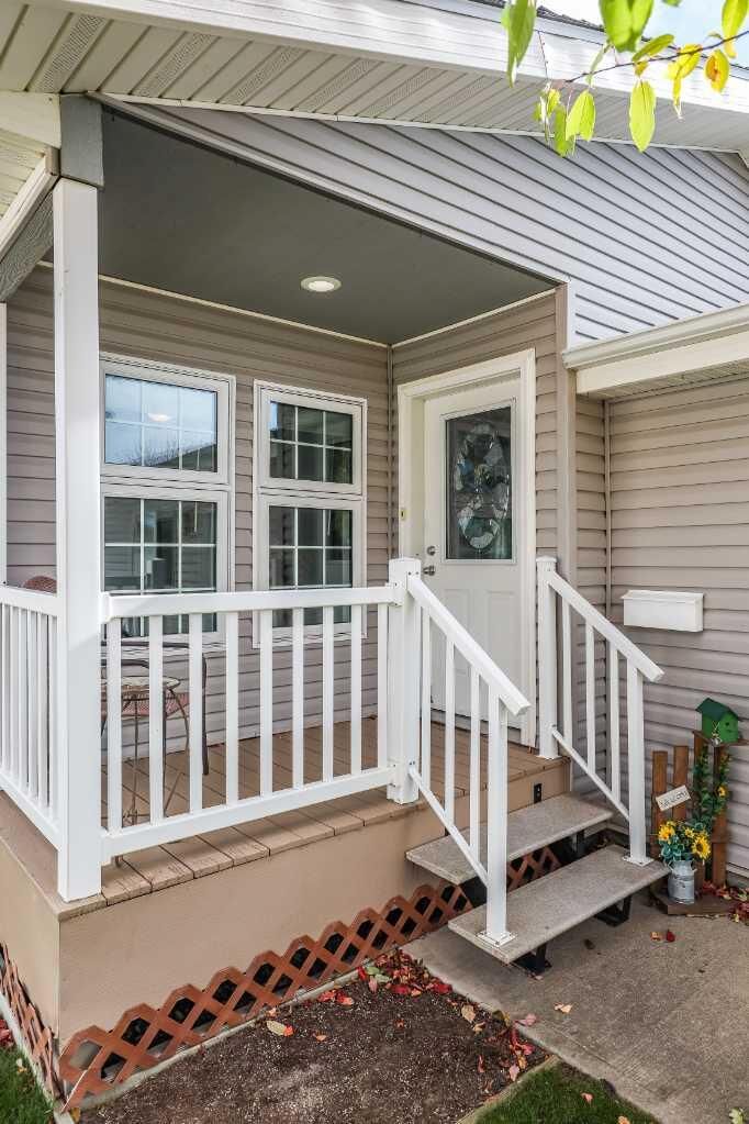 Property Photo:  29 Chartwell Place SE  AB T1B 0E2 