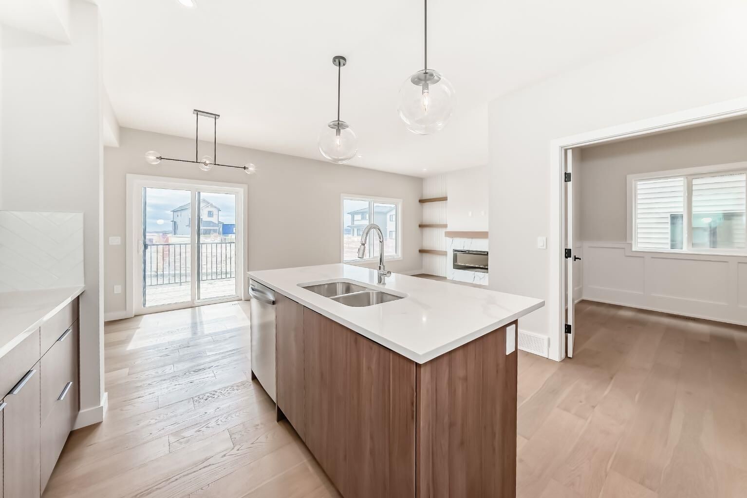 Property Photo:  4 Heritage Mews  AB T4C 2J8 