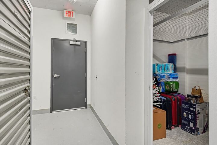 Property Photo: 588 Bell Street 1707S WA 98121