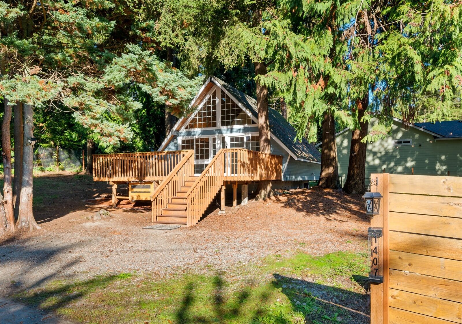 Property Photo: 1407 Shuksan Drive WA 98282