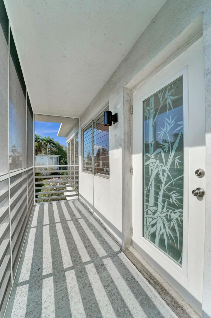 Property Photo:  1115 SE 14th Place 19C  FL 33316 