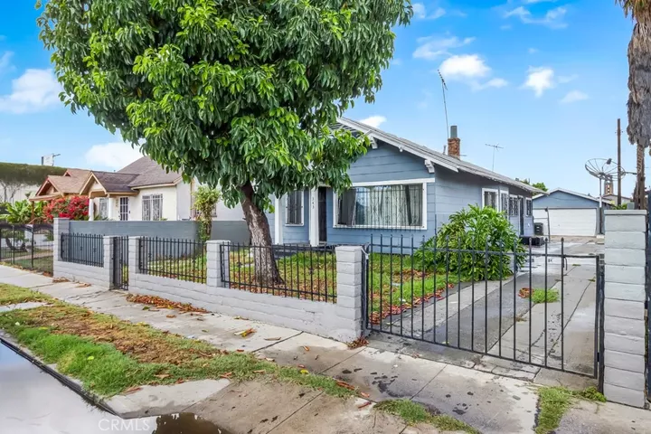 Property Photo:  343 W 74th  CA 90003 
