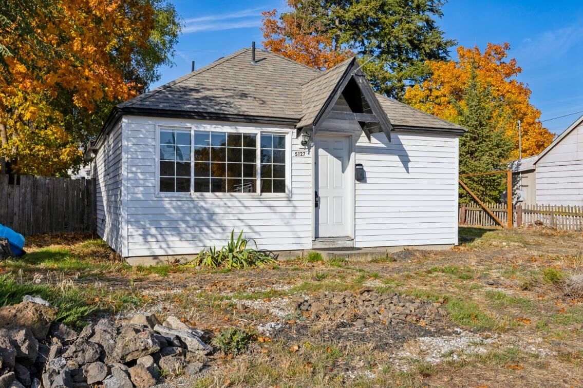 Property Photo: 5127 N Maple St WA 99205