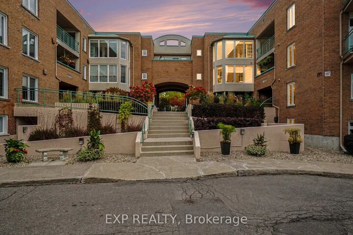Property Photo:  62 Donald Street 201A  ON K1K 1N2 