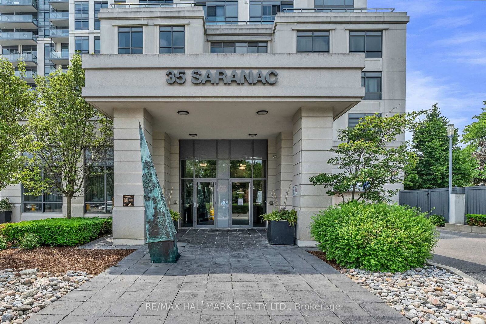 Property Photo:  35 Saranac Boulevard 907  ON M6A 2G5 