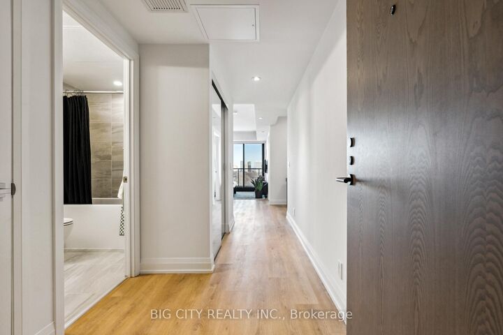 Property Photo:  36 Brentcliffe Road 1409  ON M4G 0E1 