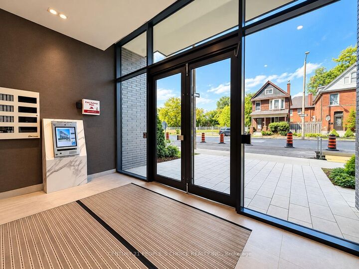 Property Photo:  415 Main Street W 302  ON L8P 0C9 