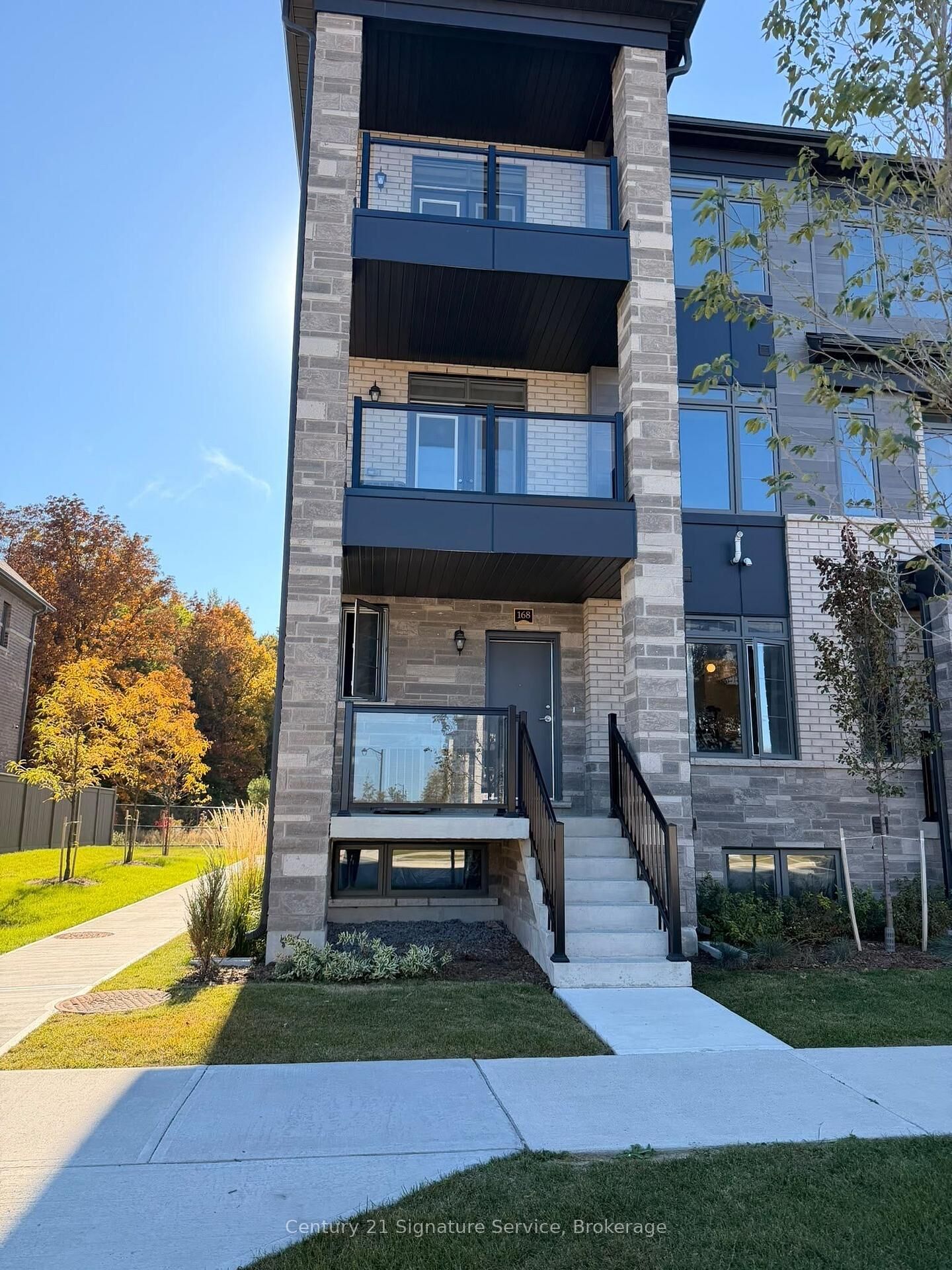 Property Photo:  168 Petch Avenue  ON L7C 1Z9 