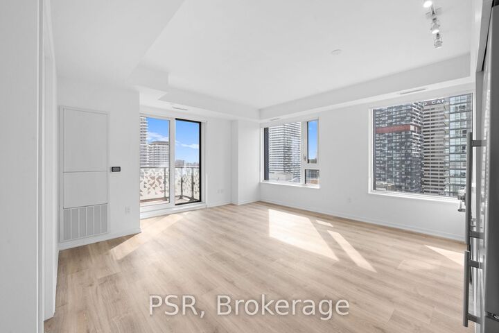 Property Photo: 101 Roehampton Avenue 2510 ON M4P 2W2