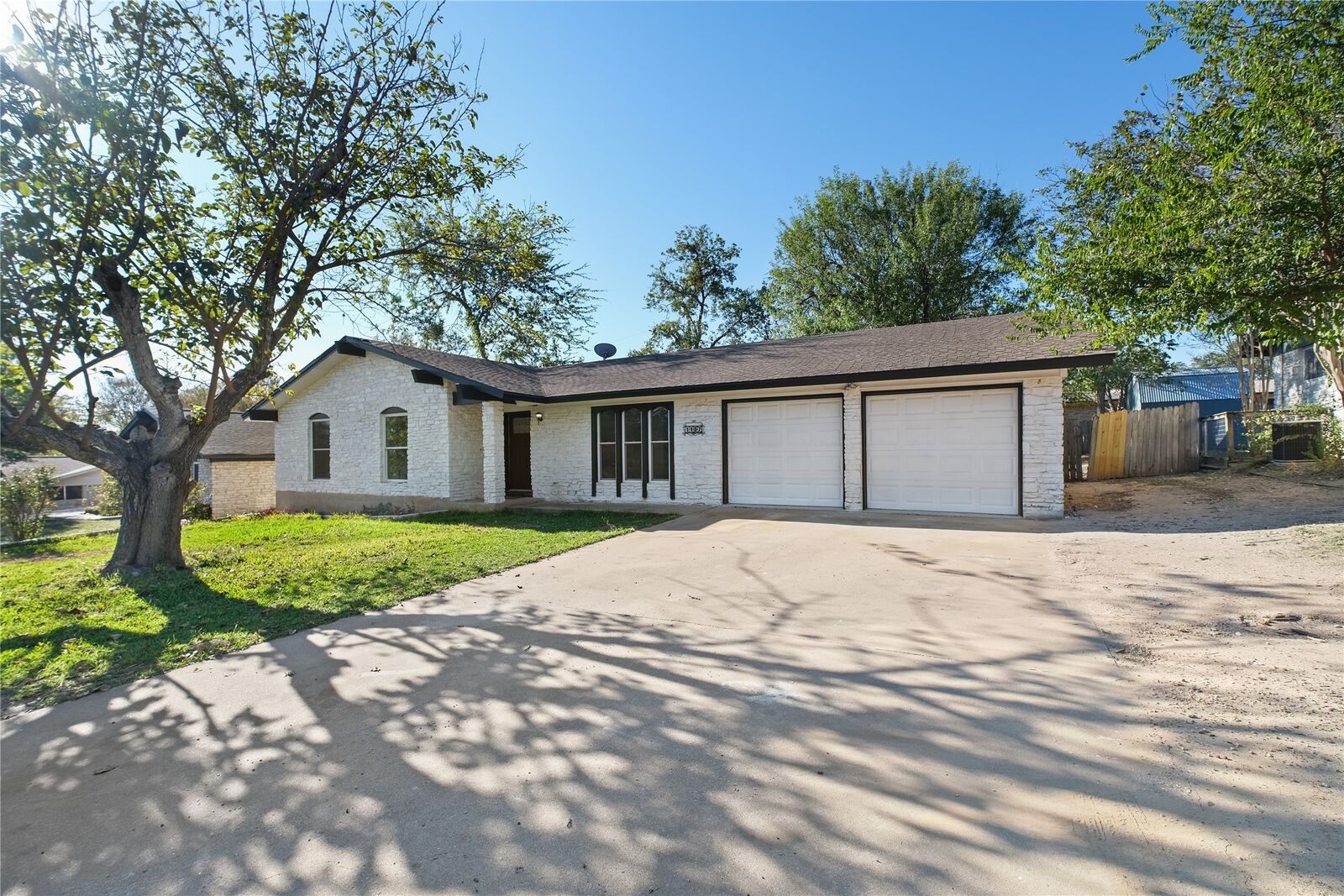 Property Photo: 1107 Rebbeca Drive TX 78758