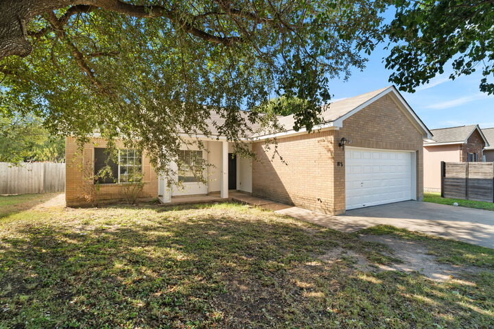 Property Photo: 103 Kates Way TX 78634