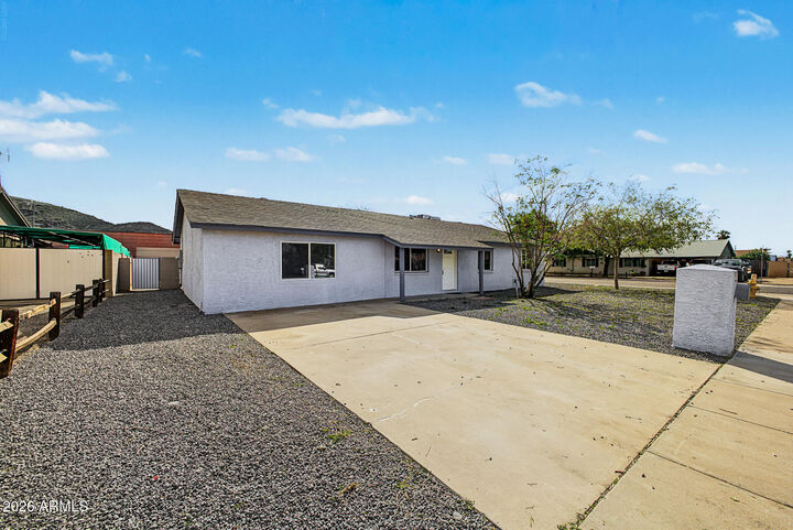 Property Photo:  1733 W Voltaire Avenue  AZ 85029 