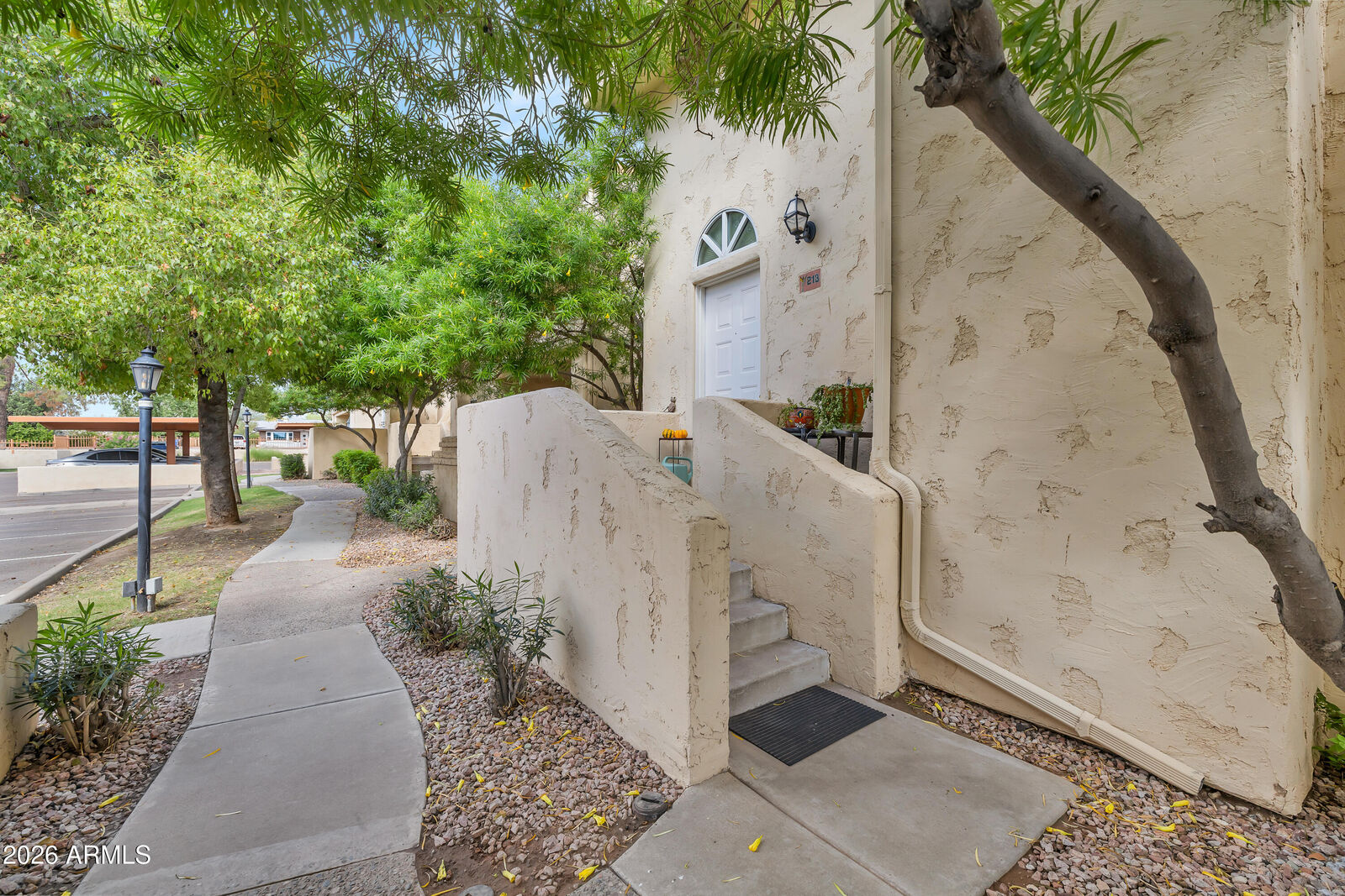 Property Photo: 1333 E Morten Avenue 213 AZ 85020