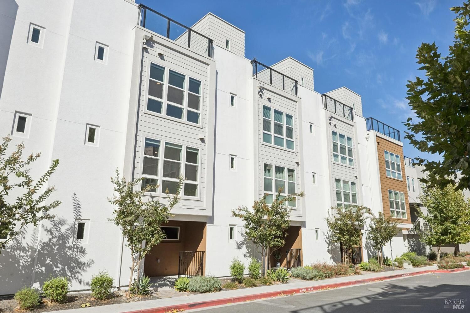 Property Photo:  305 Verandah Avenue  CA 94945 