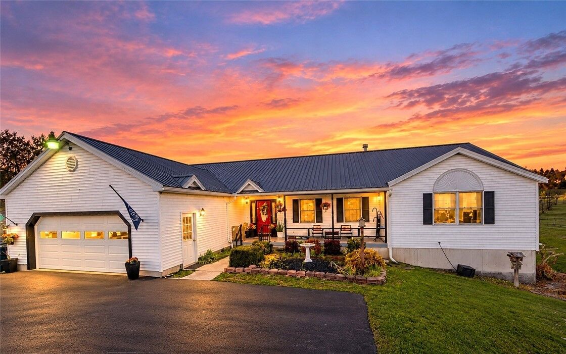 Property Photo:  238 W Hill Road  NY 12197 
