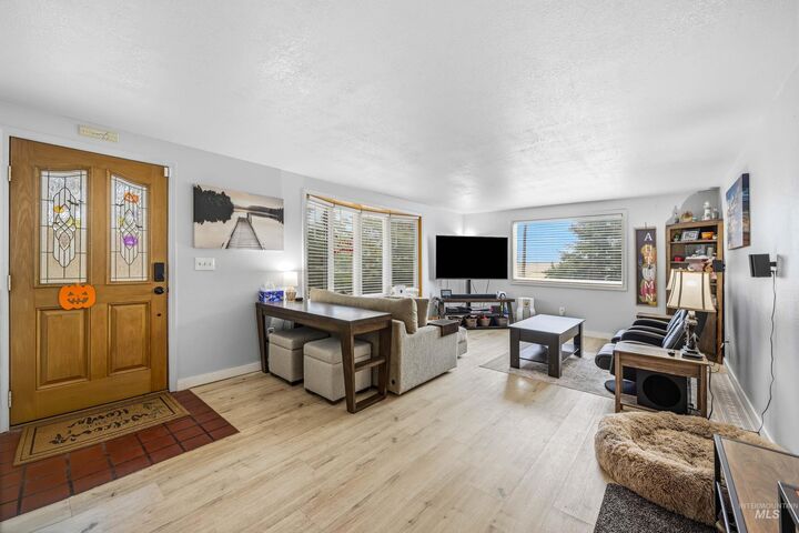 Property Photo: 210 N High St WA 99179