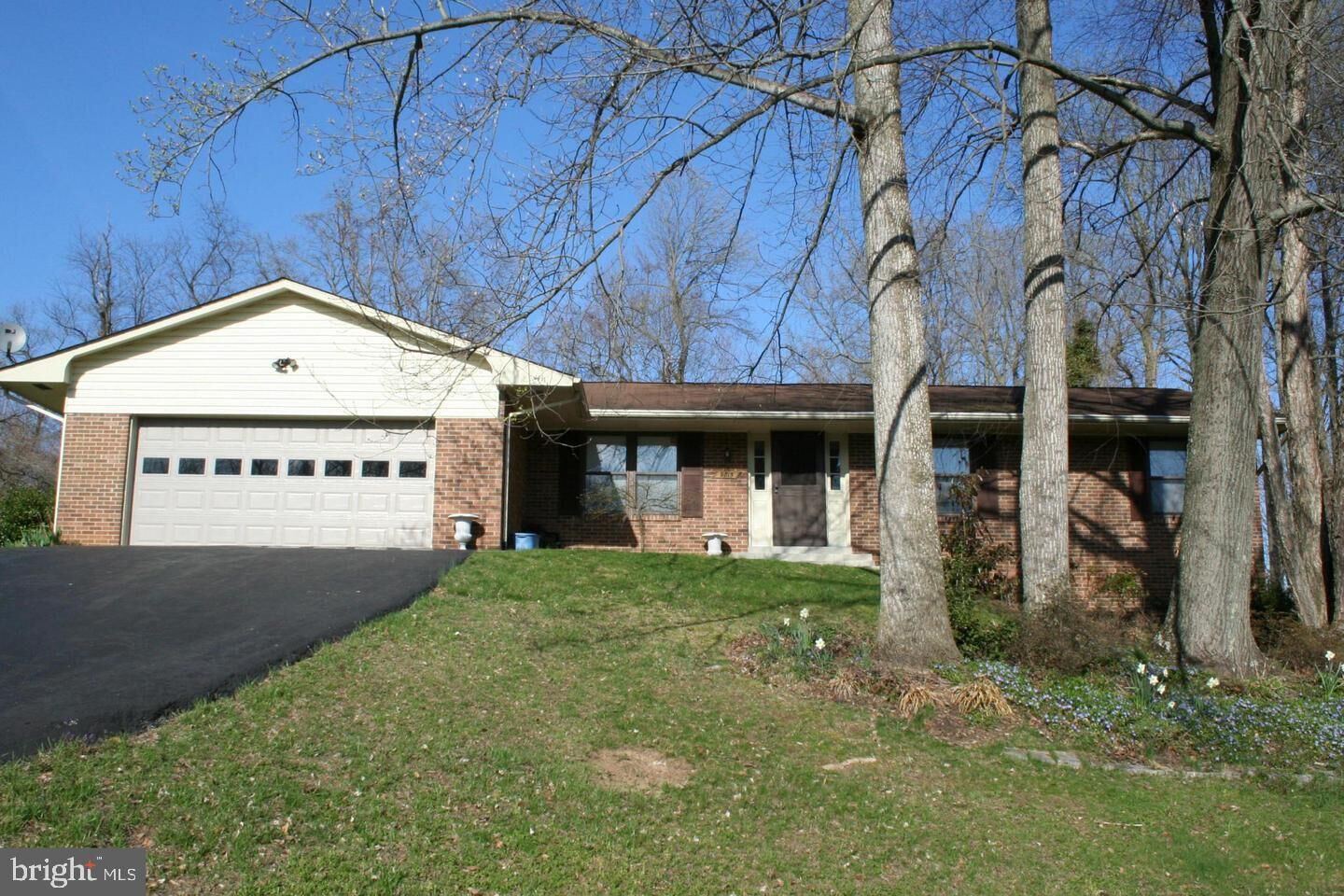 Property Photo: 9815 Golden Russet Drive MD 20754