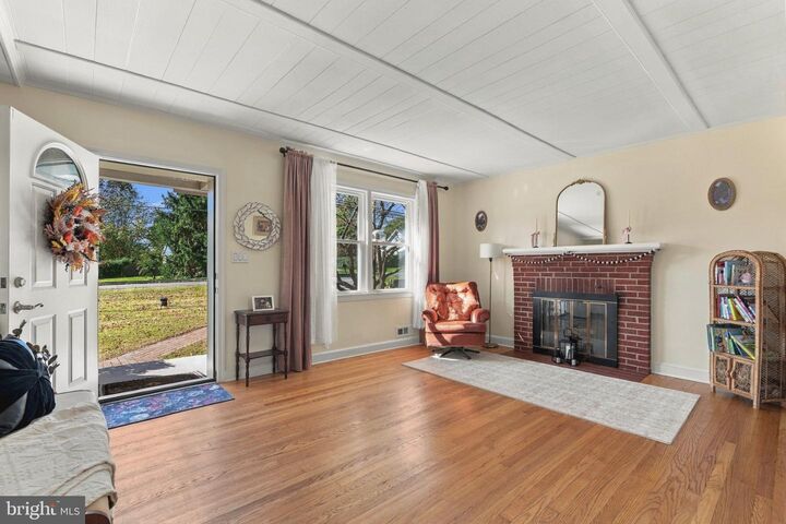 Property Photo: 23737 Woodfield Road MD 20882